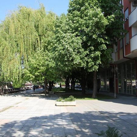 65 Square Meters Designer Apartment In Heart Of City - River View ! Park For Free Ni Kültér fotó