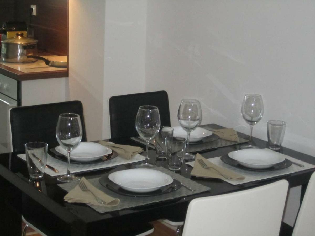 65 Square Meters Designer Apartment In Heart Of City - River View ! Park For Free Ni Kültér fotó