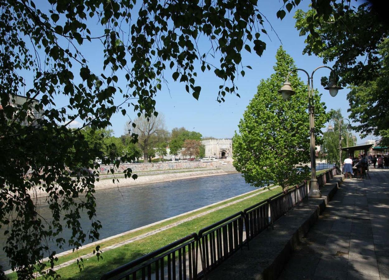 65 Square Meters Designer Apartment In Heart Of City - River View ! Park For Free Ni Kültér fotó