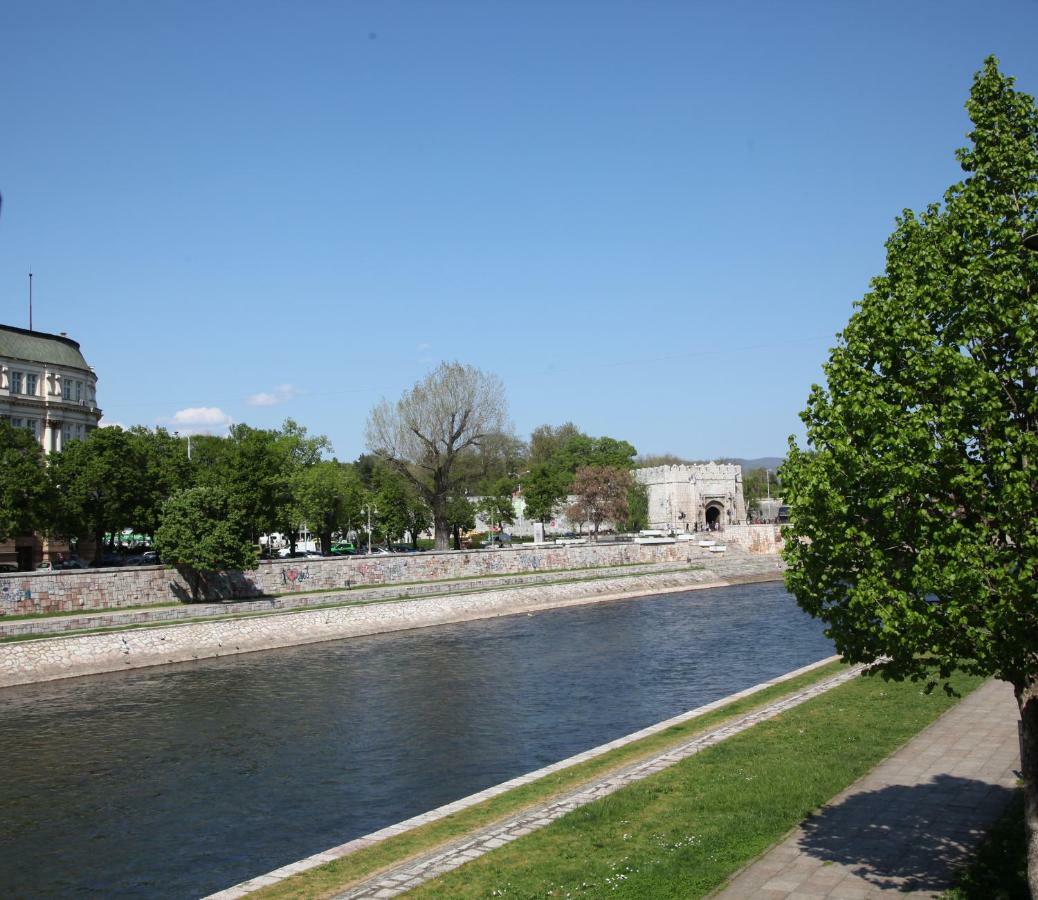 65 Square Meters Designer Apartment In Heart Of City - River View ! Park For Free Ni Kültér fotó