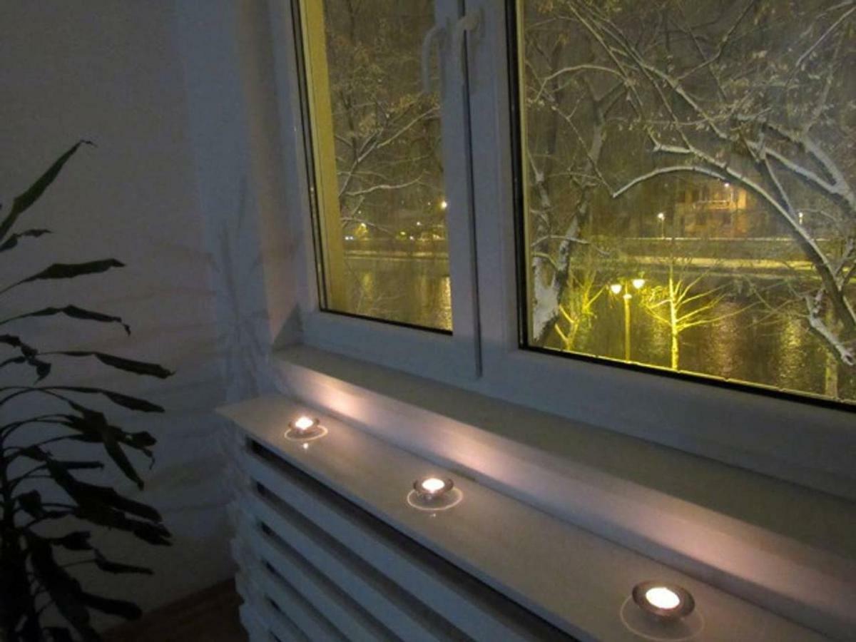 65 Square Meters Designer Apartment In Heart Of City - River View ! Park For Free Ni Kültér fotó